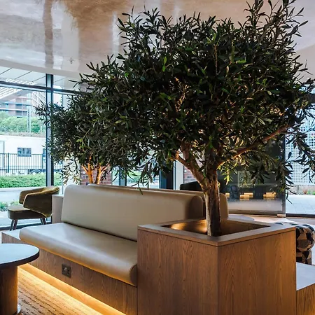 Stylish Centre Flat - Free Parking Apartment *