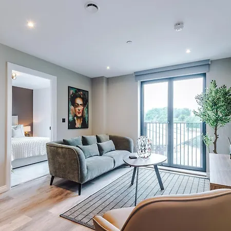 Stylish Centre Flat - Free Parking 公寓 *