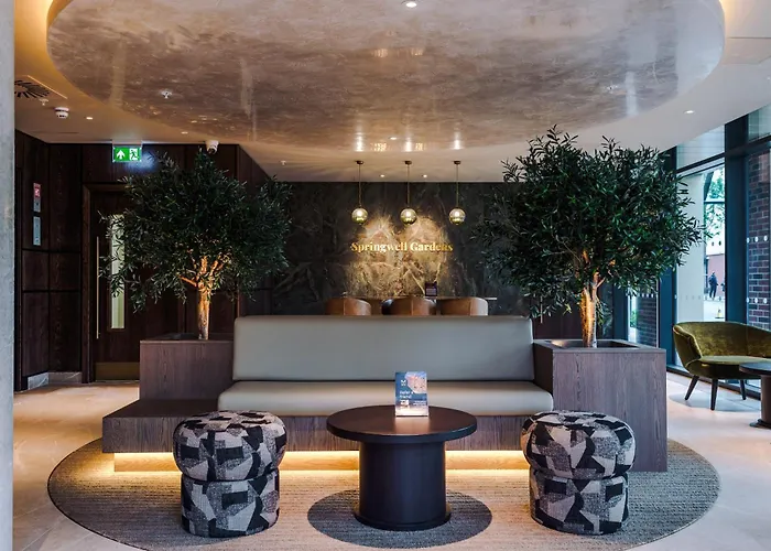 Stylish Centre Flat - Free Parking Апартаменти