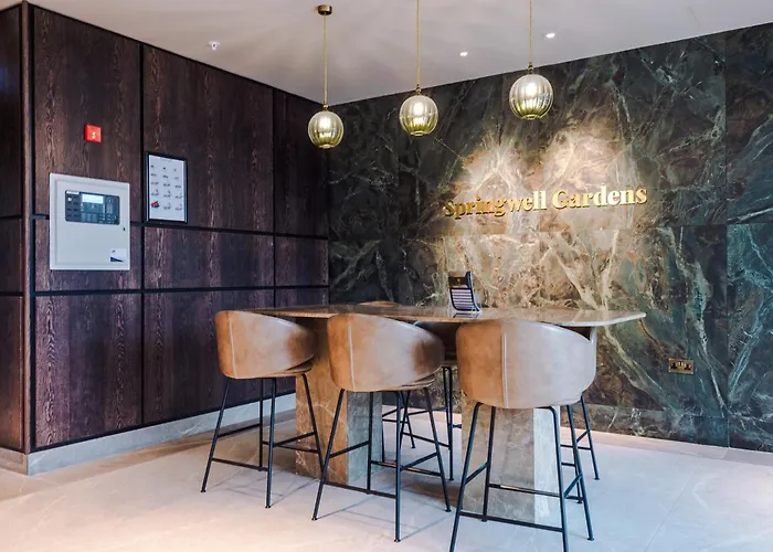 Stylish Centre Flat - Free Parking