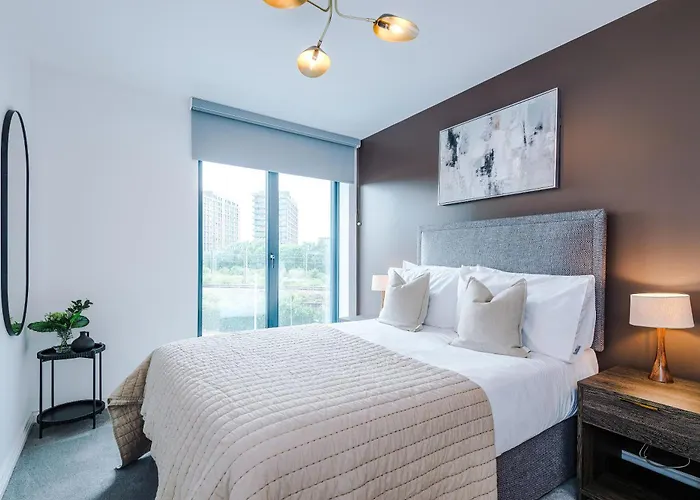 Апартаменти Stylish Centre Flat - Free Parking *