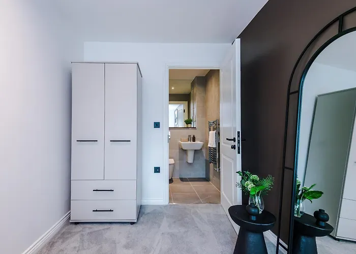 Stylish Centre Flat - Free Parking