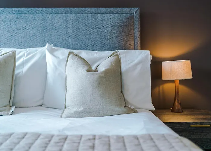 Stylish Centre Flat - Free Parking Апартаменти *