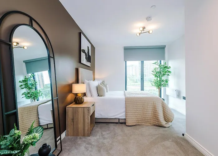 Stylish Centre Flat - Free Parking