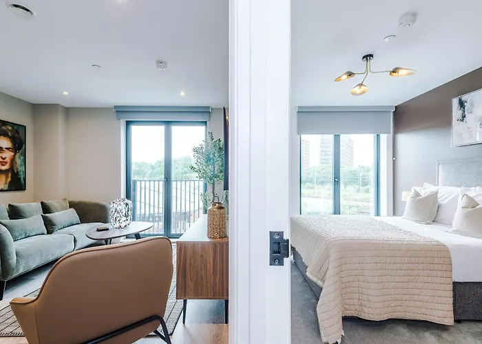 Апартаменти Stylish Centre Flat - Free Parking *