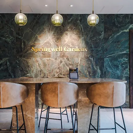 Stylish Centre Flat - Free Parking Апартаменти