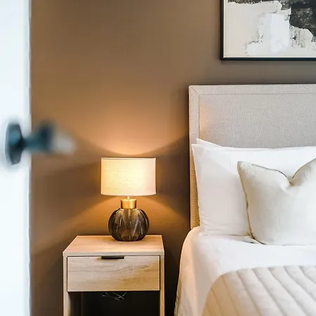 Stylish Leeds Centre Flat - Free Parking Apartment *