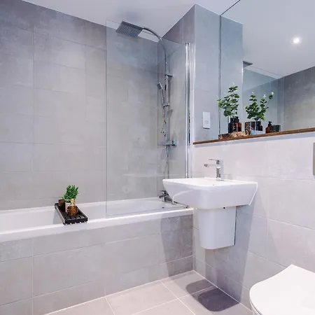 Stylish Leeds Centre Flat - Free Parking Apartment *