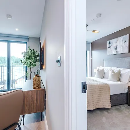 Apartment Stylish Leeds Centre Flat - Free Parking *