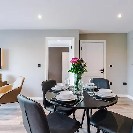 Stylish Leeds Centre Flat - Free Parking *
