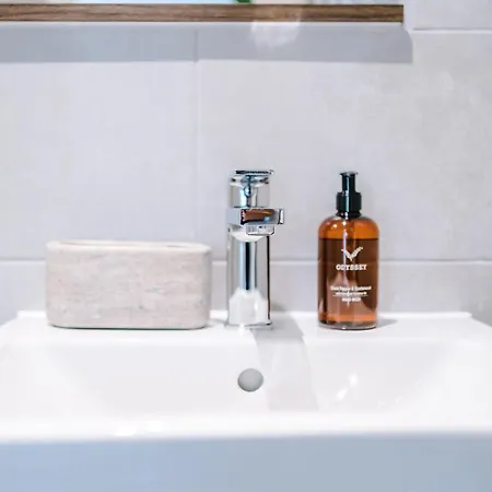 Stylish Centre Flat - Free Parking