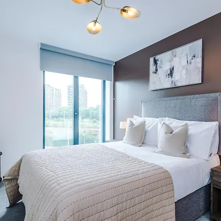 Apartment Stylish Leeds Centre Flat - Free Parking *