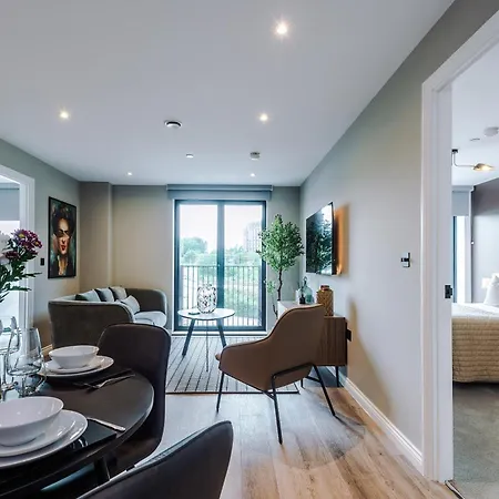 Stylish Centre Flat - Free Parking Апартаменти