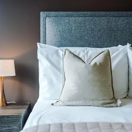 Stylish Centre Flat - Free Parking Апартаменти Лідс