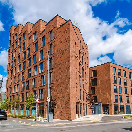 Stylish Centre Flat - Free Parking Апартаменти Лідс