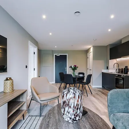 Apartment Stylish Leeds Centre Flat - Free Parking *