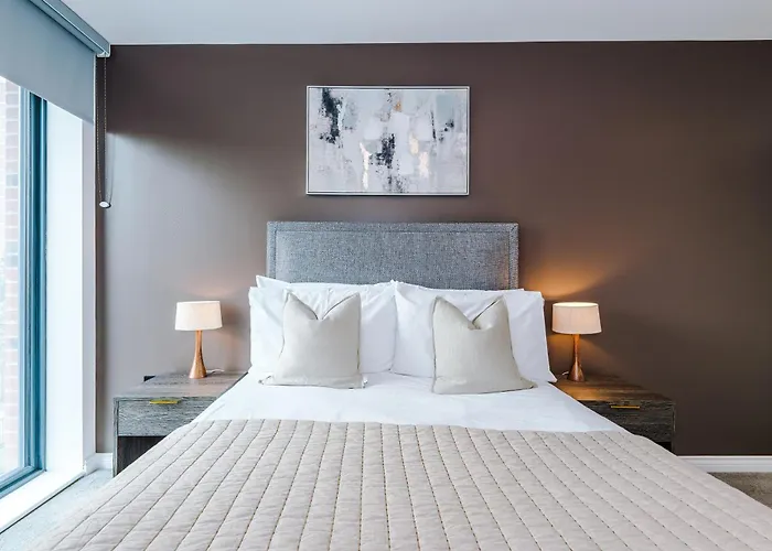 Apartment Stylish Centre Flat - Free Parking *