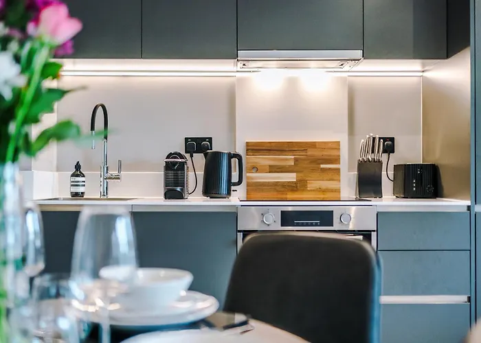 Stylish Centre Flat - Free Parking Leeds (West Yorkshire)